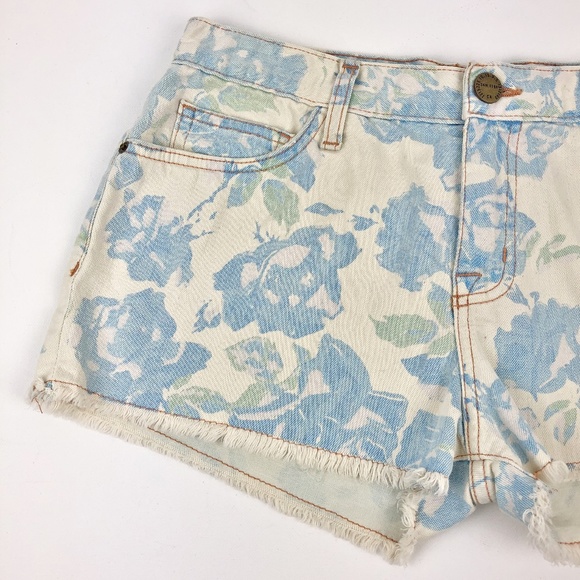 Current/Elliott The Boyfriend Short in 'Blue Rose' - Picture 4 of 16